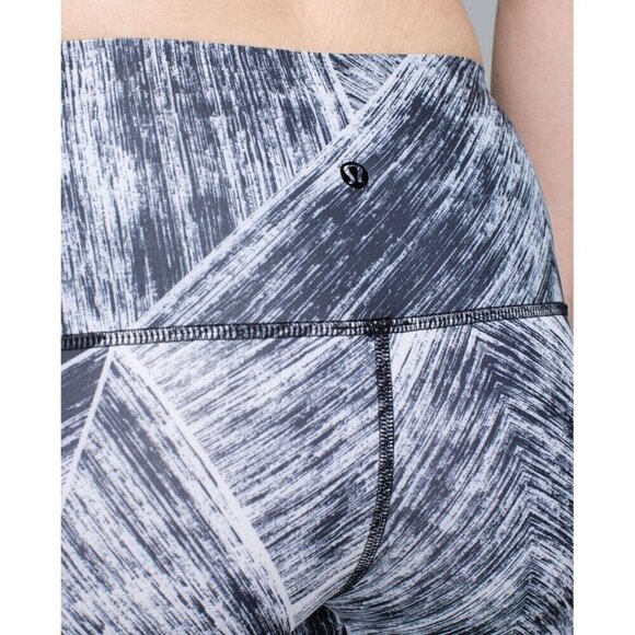 Lululemon Hot To Street Pants Heat Wave White/Black Leggings Size 6 - Picture 10 of 16